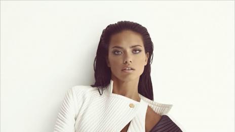 Адриана Лима – все така прекрасна