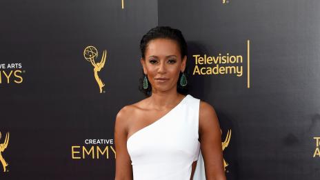 Защо липсваше Бекъм от турнето на Spice Girls? Говори Мел Би