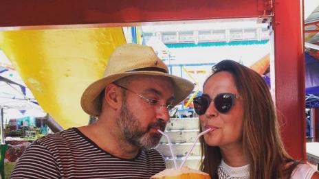 Вики от „Мастило“ отпразнува 2 години от сватбата си в Кейптаун