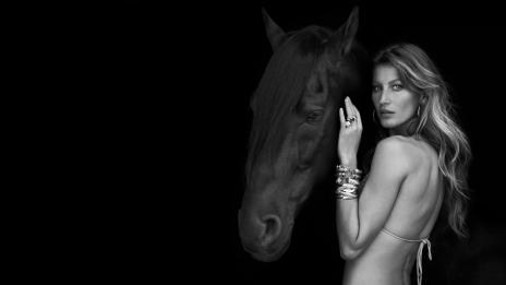 Бременната Жизел заблестя по красиви бижута