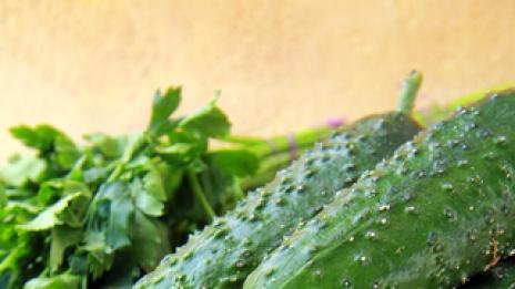 Краставица за свежест и малко килограми