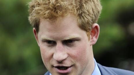 Принц Хари ще запознава гаджето с баща си