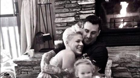 Съпругът на Пинк ѝ се обясни в любов