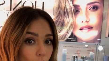 Джесика Алба лъже клиенти, глобиха я 1,5 млн. долара