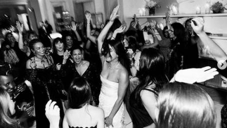 Приянка Чопра в рокля на Marchesa на моминското си парти