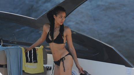 Звезда от „Игра на тронове“ показва секси тяло