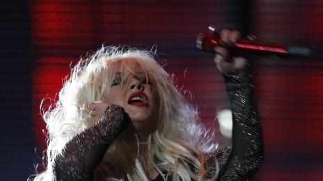 Кристина, поприбери бедрата!