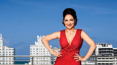 Глория Естефан с нов албум и царска визия на 56 години