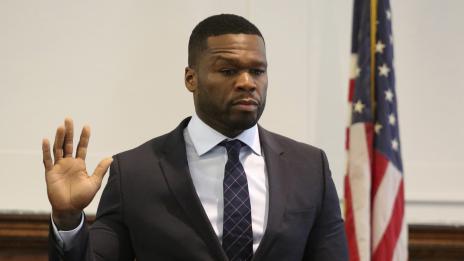 50 Cent ядоса съд като се похвали с пачки пари