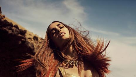 Златно божество на плажа