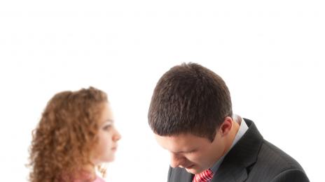 Защо не трябва да шпионирате партньора си