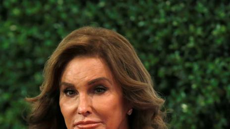 Бащата на Ким Кардашян иска да е... майка