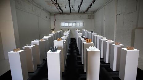 Заради селфи: Жена унищожи арттворби за $200 000