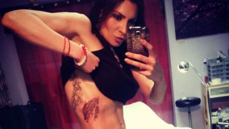 Черната Златка води в класация Miss Tattoo