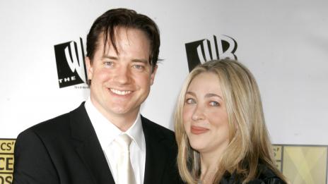 Брендън Фрейзър крие пари от бившата си съпруга