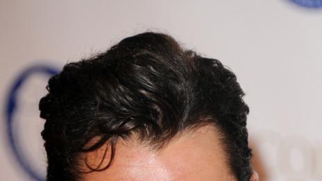 Красив мъж – „крива“ кариера