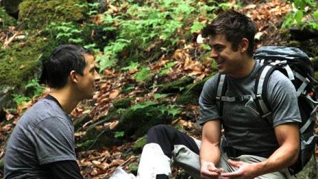 Зак Ефрон сподели на Беър Грилс, че преди е „живял за уикенда“