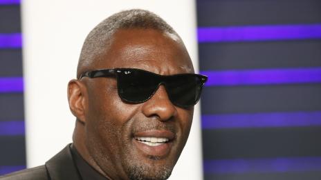 Трети опит: Идрис Елба се врече на Сабрина