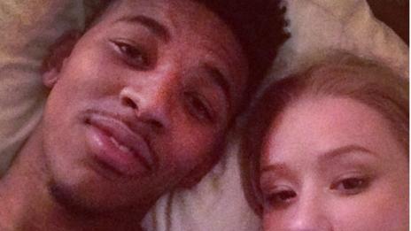 Иги Азалия заплаши с кастрация гаджето си