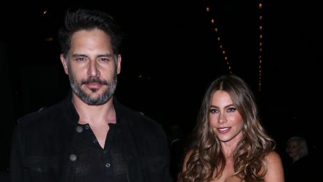 Вергара се опитва да се измъкне от сватбата си с Манганиело?