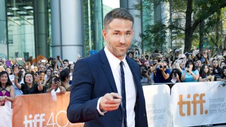 Райън Рейнолдс и Самюел Джаксън идват днес у нас