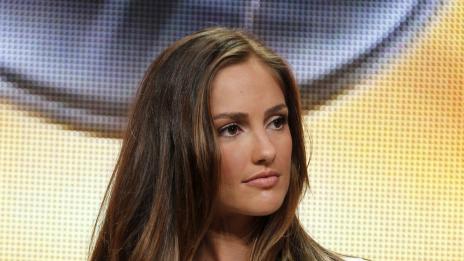 Минка Кели лъсна непълнолетна в секс лента