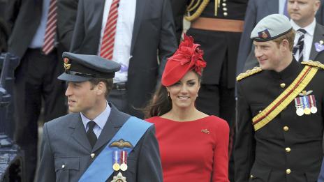 Кейт Мидълтън блесна в червенo на Диамантения юбилей на Kралицата