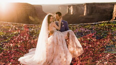 Сватбен адреналин: Американци се ожениха на 120 метра над земята