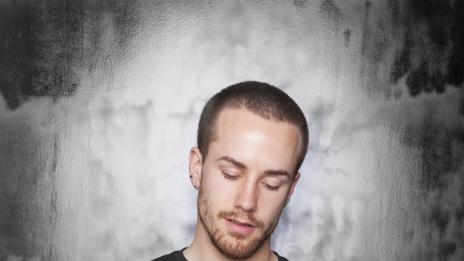 Помощ! Тя не спира да ми пише!