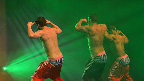 Chippendales разгорещиха родни дами
