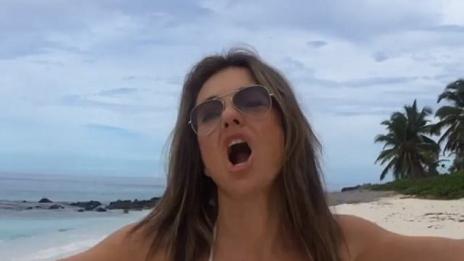 На 51 Елизабет Хърли засенчи супермоделите