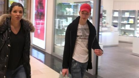 Синът на Кали арестуван, тя е възмутена