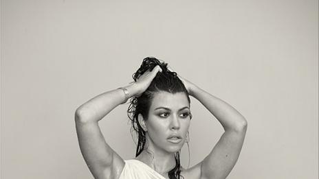 Кортни Кардашян – бременна и гола