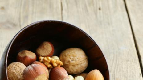 Живейте по-дълго с 50 грама ядки на ден