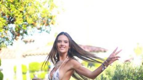 Вечно стилни с лятна рокля