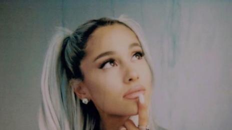 Ариана Гранде се грижи за кучето на покойния Мак Милър