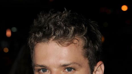 Райън Филип попадна в плен