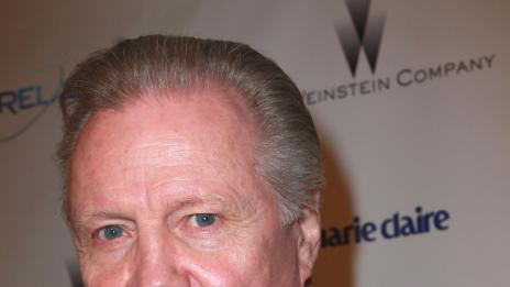 Джон Войт се сплотява с внуците