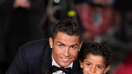Кристиано Роналдо и синът му разтопиха сърцата на феновете