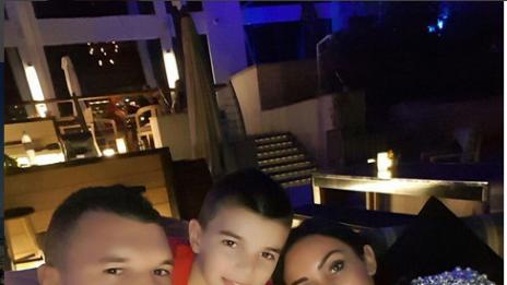 Божинов на ваканция в Дубай със сина си и гаджето