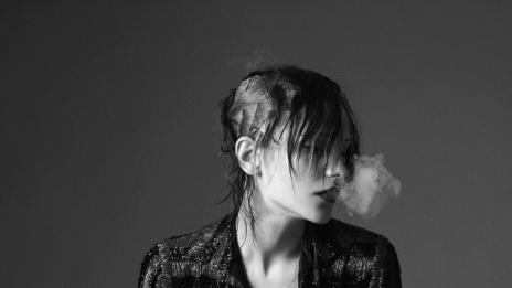 Жената с много лица