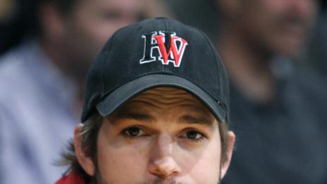 Аштън предложил на Мила брак