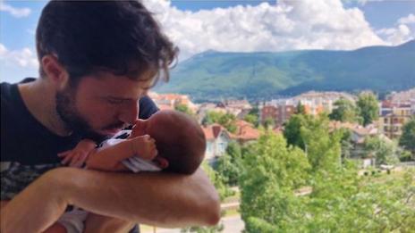 Теодор Салпаров показа за първи път сина си