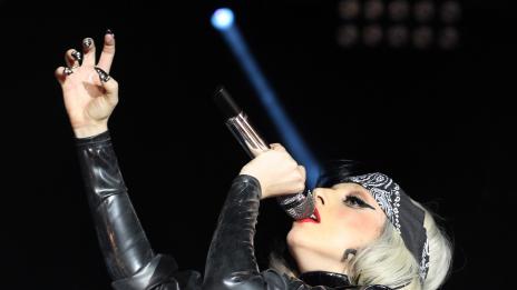 Сега пък вампир... бременен