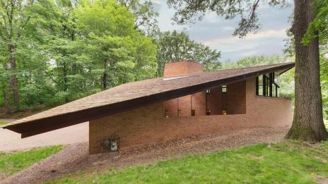 За продан: Последната къща на прочутия арх. Франк Лойд Райд