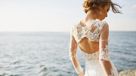 Какво е модерно при сватбените рокли?