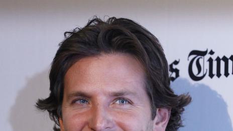 Брадли Купър е непрекъснато състезание с Райън Гослинг по сексапил