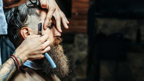 Нонконформизъм, брада като Любен Каравелов и iPhone: 5 правила на този хипстър