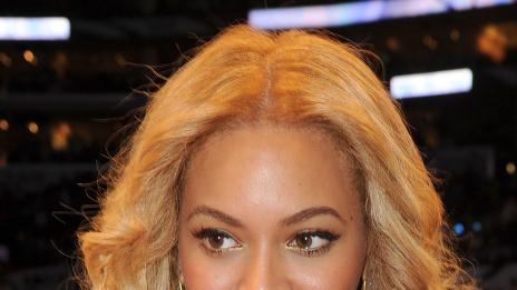 Бионсе завладя света с Girls (видео)