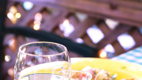 Уникално вкусна салата с диня